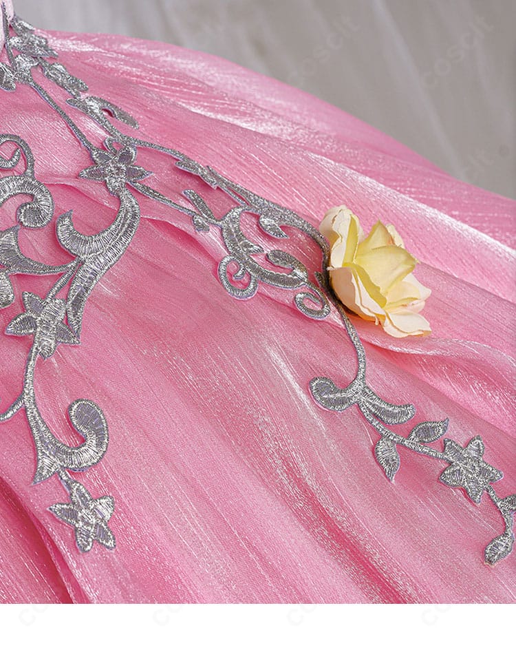 花模様装飾クローズアップ｜シルフィード衣装のスカートに施された花柄刺繍の質感