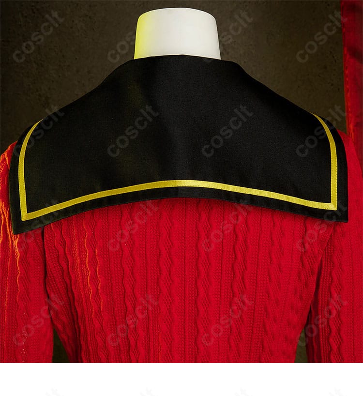 ペルソナ4 天城雪子 夏服制服コスプレ衣装のショルダーまわりディテール。肩線の収まりを確認