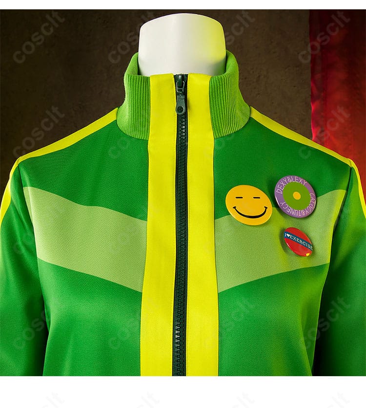 里中千枝 夏服コスプレの装飾ディテール。花柄モチーフと刺繍の質感をクローズアップ