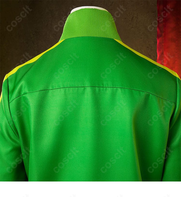 里中千枝 夏服コスプレの背面装飾ディテール。ヨークと裾のバランスを確認