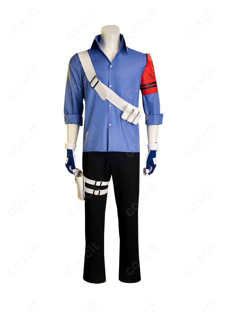 徽章や刺繍のクローズアップ。S.E.E.S.の意匠を細部まで表現したワッペン類の質感。