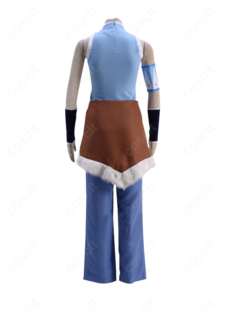 コーラ衣装の背面。背中のラインと腰布の落ち感まで忠実に再現したディテール。