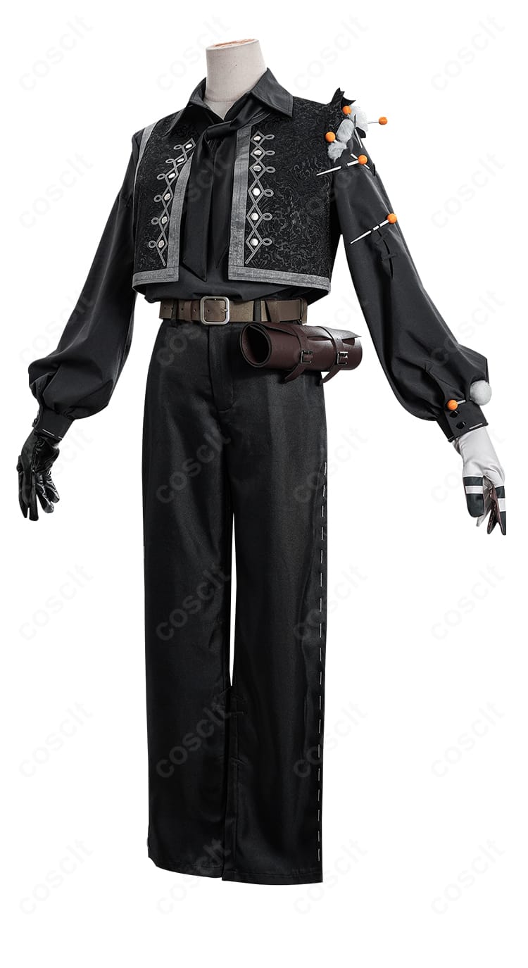 第五人格 人形師 コスプレ衣装の側面。肩から袖の立体パターンとパンツの美脚シルエットがわかるアングル