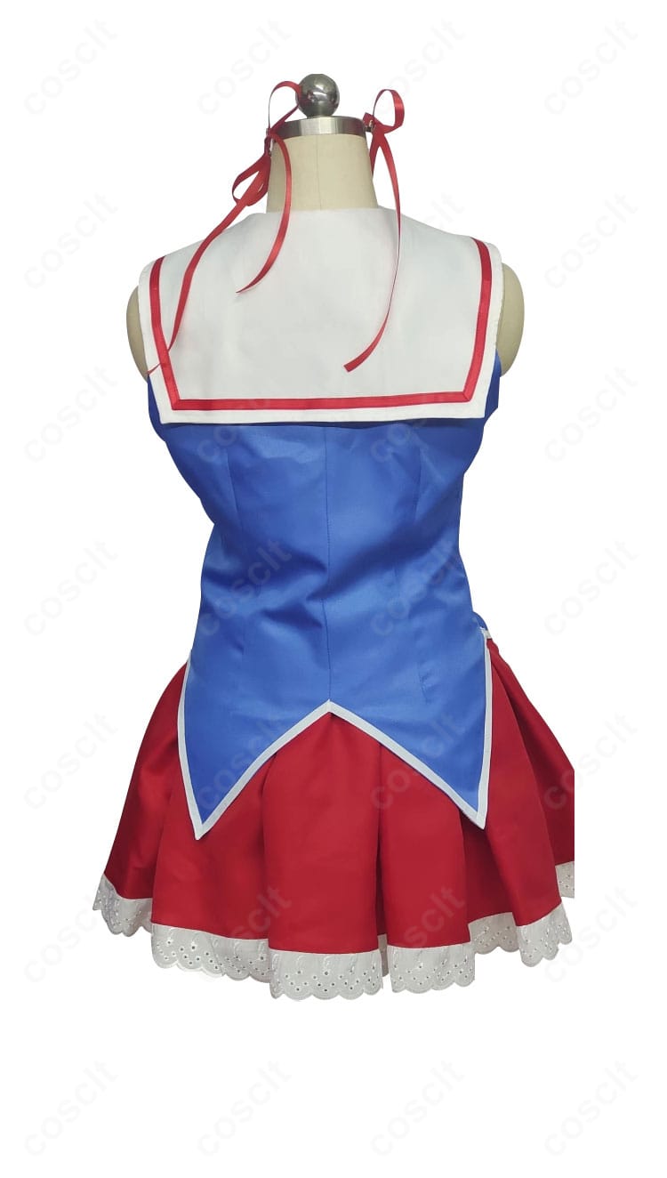 階堂真紅 コスプレ衣装のトップス背面ディテール。背中心のステッチワークとヨークのラインがわかる後ろ姿。