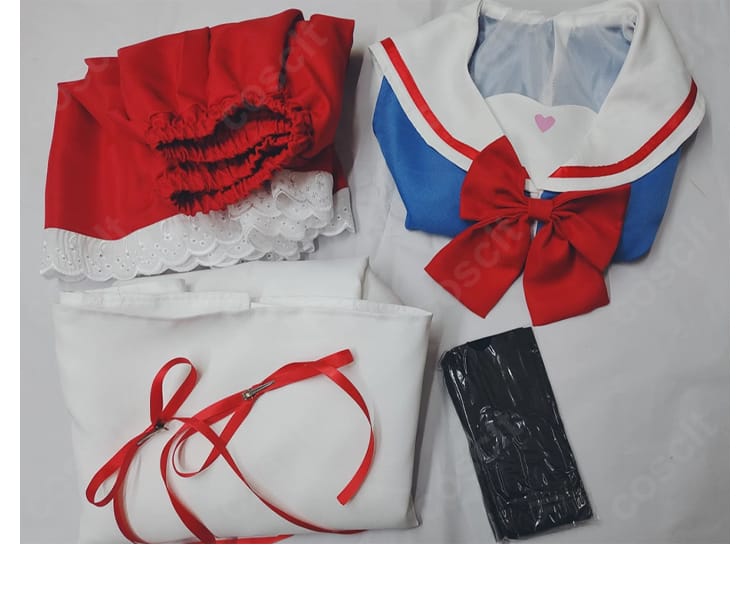 階堂真紅 コスプレ衣装のセット一式。コート・スカート・トップス・スカーフ・靴下・髪飾りを並べた内容確認画像。