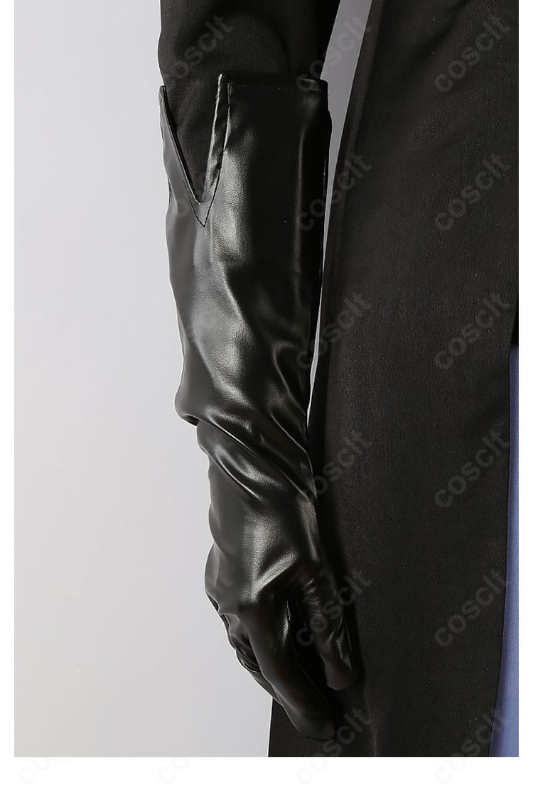 手袋の素材感とデザイン。フィット感のあるカッティングでポージングが綺麗に決まる。