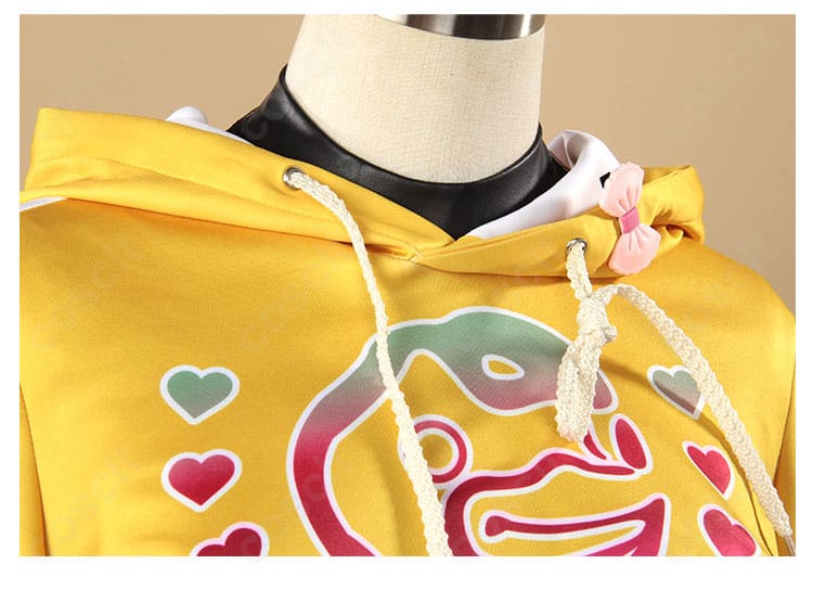 帽子の紐飾りディテール。リボンの質感と可愛らしいアクセント