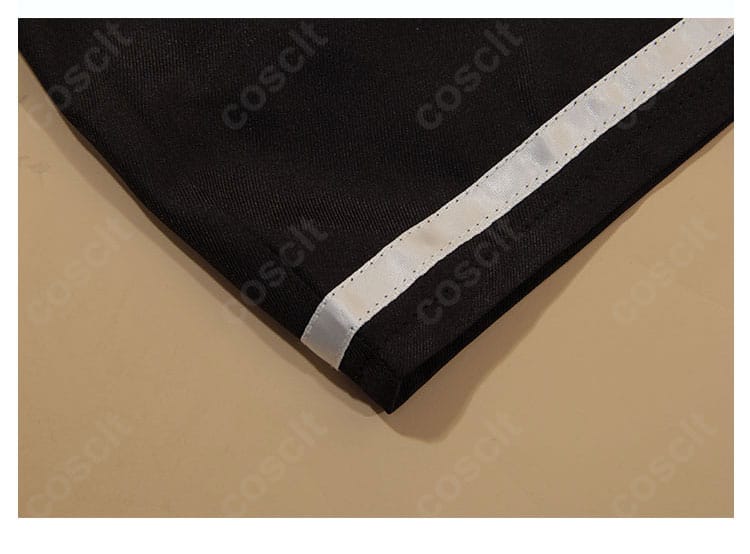 パンツのレッグ部装飾。裾の意匠と配色