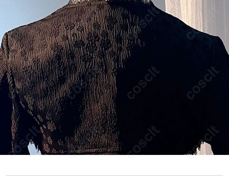 小鳥遊六花 クリスマス衣装の背面装飾アップ。背部の蝶結びと帯の質感・結び目の造形。