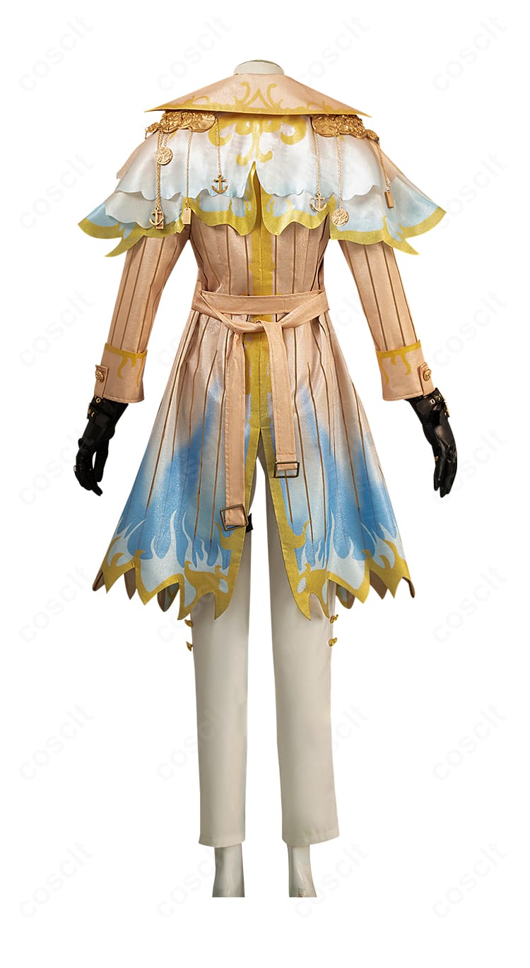 IdentityV 傭兵 驚異の部屋コスプレ背面全身。背中のベルト取り回しとコートラインを再現