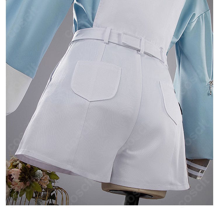 パンツ背面装飾のアップ。ヒップラインのシルエットと意匠性を強調。