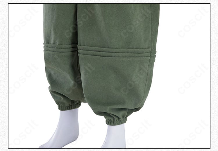 パンツ部分の装飾ディテール。膝下のラインと飾りの再現を確認できる。