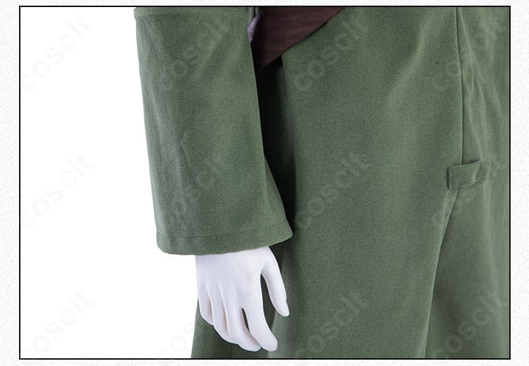 袖口ディテールの接写。カフの形状、縫い目と装飾の仕上がりを確認可能。