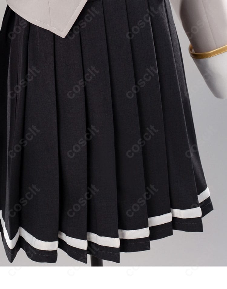 スカート部分の装飾ディテール。プリーツの幅とドレープ感が均一で、撮影時に立体感が映える設計。