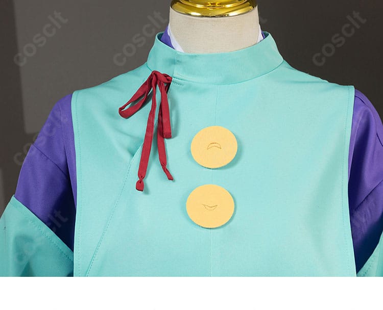 斜襟と赤いリボン装飾のクローズアップ。襟合わせの角度とリボンの幅が再現ポイントです。