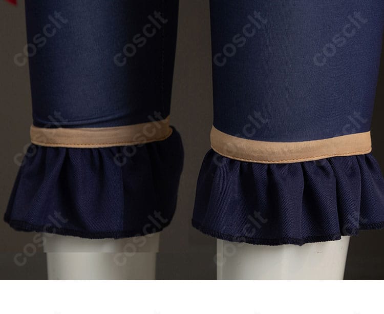 ズボン裾の足元装飾。動きに合わせて形が崩れにくい設計を示す画像です。