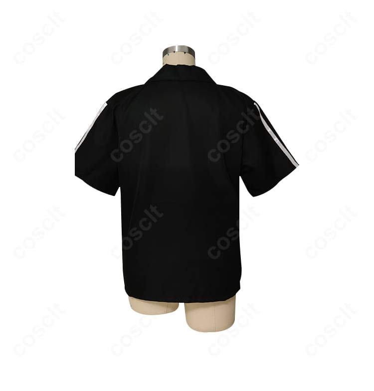 背面シルエットの葵ゆうた 私服コスプレ衣装。自然なラインとシンプル設計で、イベントやロケ撮影でも扱いやすいデザイン。