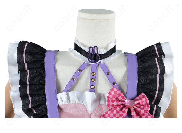 胸元リボン装飾のクローズアップ。色味と結び目の立体感を強調したディテール