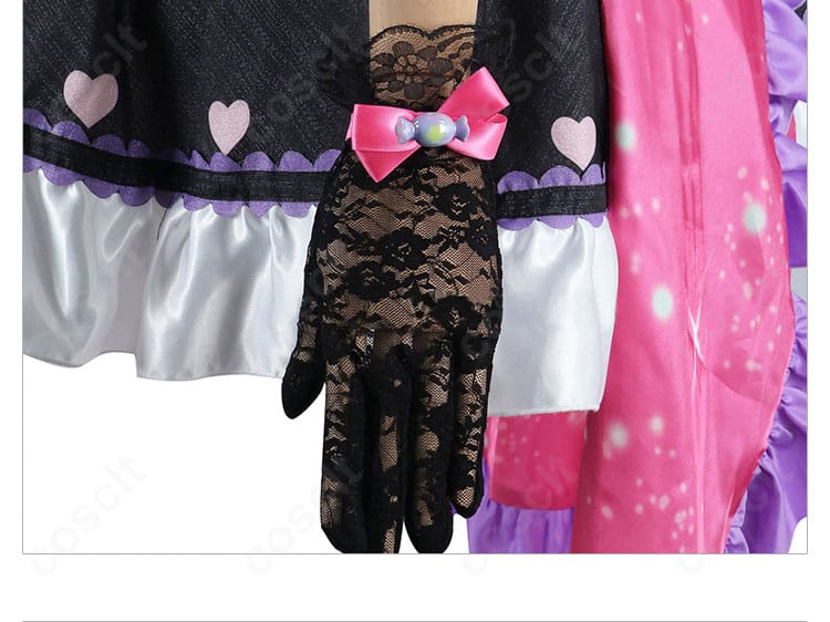 コスプレ用手袋の装飾ディテール。手元まで統一感のあるデザインで写真映え