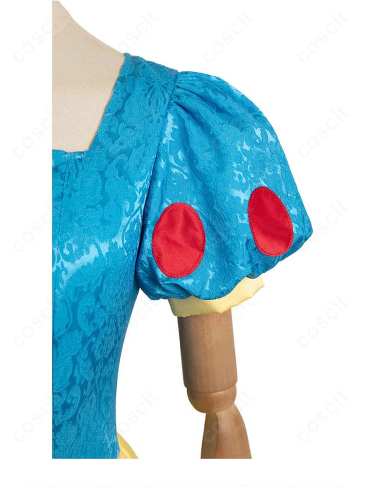 ディズニー『白雪姫』袖装飾のアップ。特徴的な配色と刺繍風ディテールが上品に表現されたパーツ画像