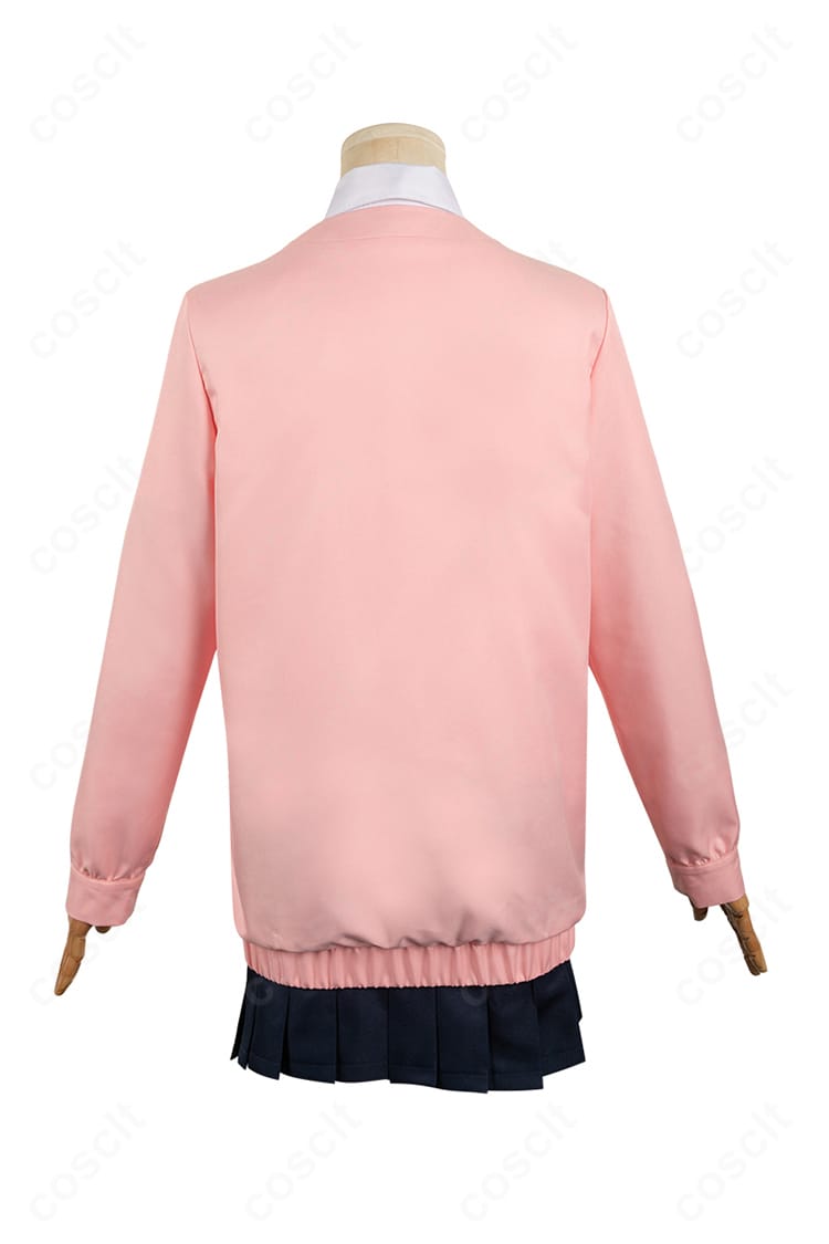 背面全体。背中のパネル取り・裾ライン・スカートプリーツの整い方が見える綾瀬桃制服コスプレの後ろ姿。