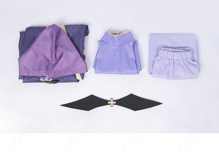 セット内容一覧画像。コート、インナー、スカート、胸飾りの4点が揃うことが一目で分かる配置。