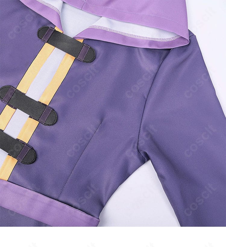 袖装飾のアップ。袖口から前腕にかけての意匠と色分けの再現度が分かる画像。