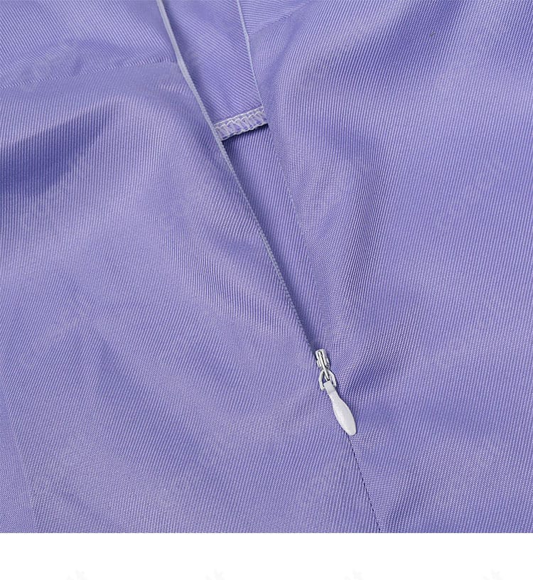 胸元チェーン（衣鎖）の再現アップ。質感と固定方法が分かる、揺れにくい設計の説明的画像。