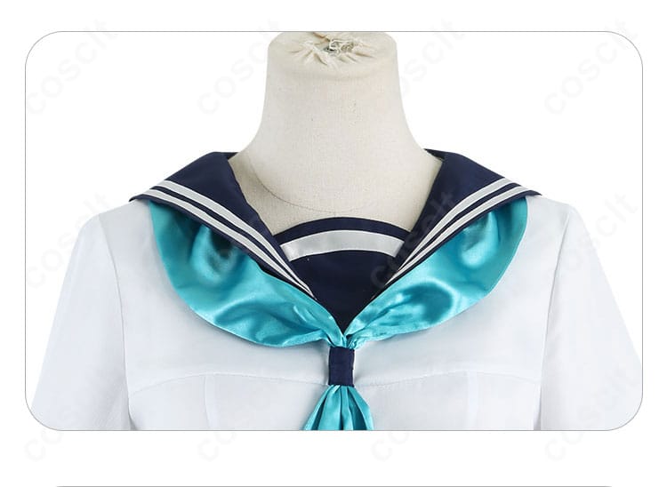 襟と蝶ネクタイの装飾アップ。形が崩れにくい結びと端正な襟の仕立てが映える。