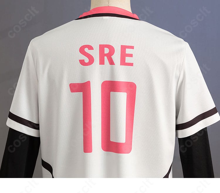 トップス背面上部のディテール。ヨークラインと背面配色の切り替えを確認できる画像。