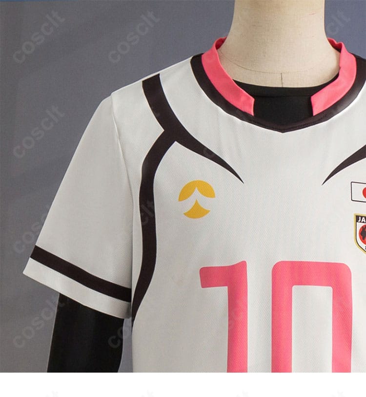 肩から袖にかけてのディテール。ライン配色とステッチの仕上がりを示す近接画像。