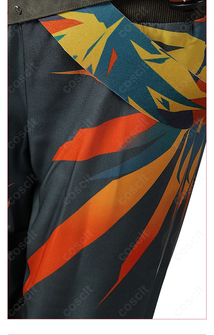 パンツの装飾詳細。ポケット配置、ステッチ、テクニカルなパーツ構成を拡大。