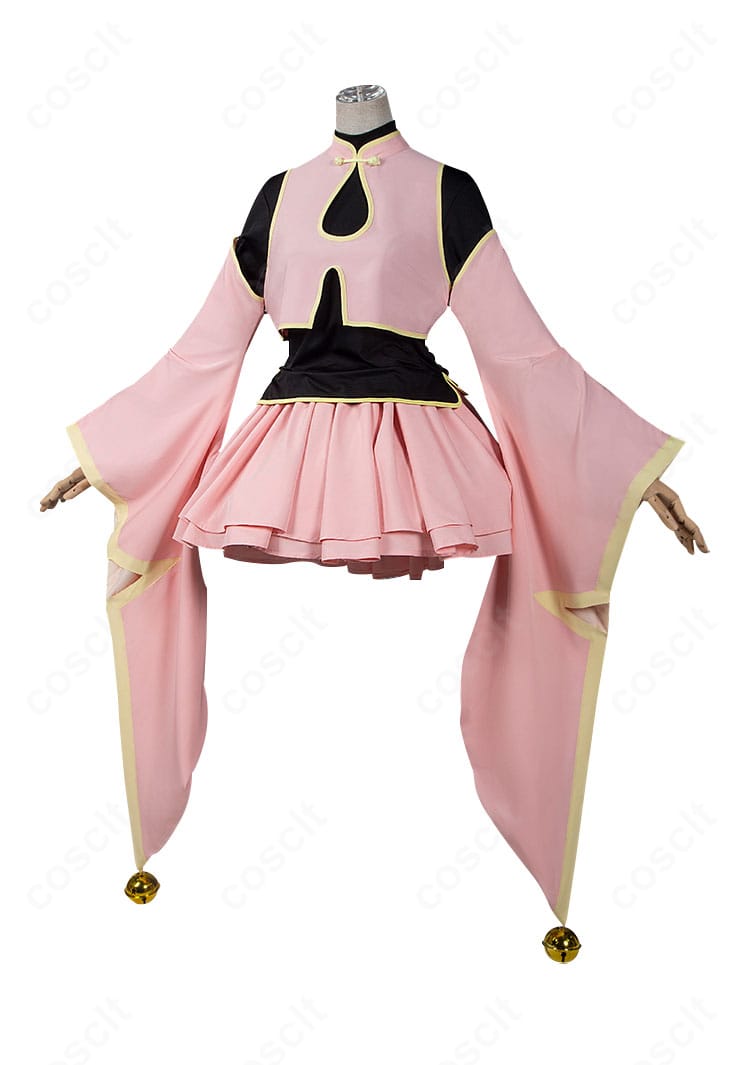 木之本桜コスプレ衣装の側面。袖パーツやウエストライン、スカートの落ち感など細部再現の確認画像