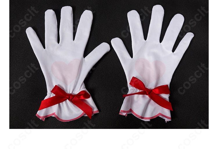 手袋の装飾クローズアップ。カフ部分のレースと小物が完成度を高めることを伝える画像。