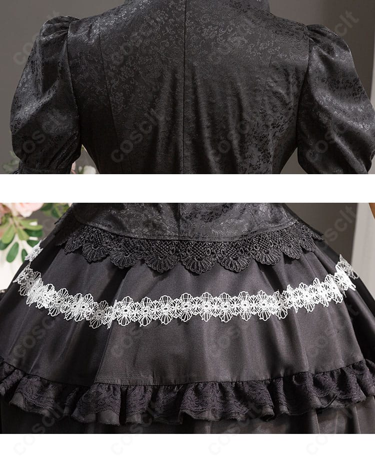 背面装飾の詳細。リボンとフリルの整った配置でゴシック感を強化