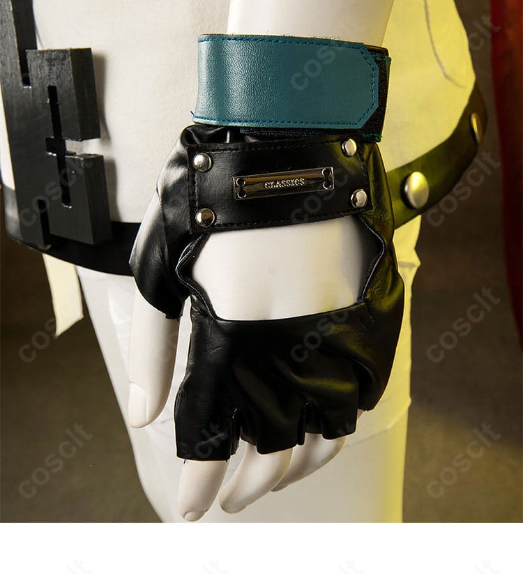 付属手袋のディテール。A.B.Aコスプレに合わせた装飾とフィット感の質感を見せる。