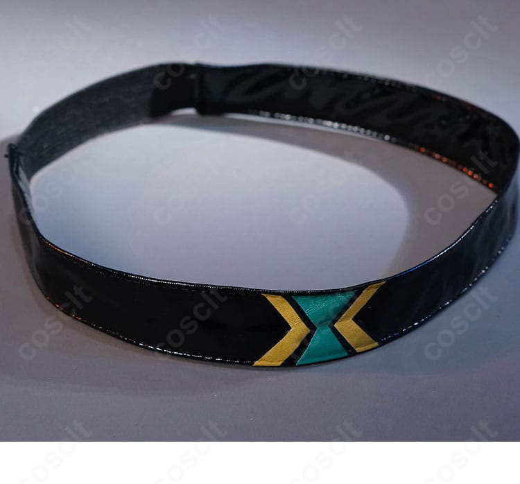 付属ヘアバンドの装飾詳細。ホタルの特徴を反映したモチーフと質感を示す接写。