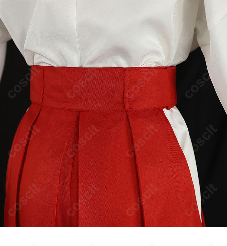 ウエスト周りのデザインと帯の収まりを示す亜也子コスプレの腰部ディテール。