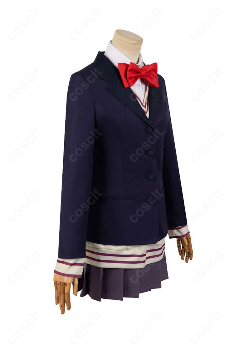 白鳥愛羅コスプレ衣装の右側面。コートのラインとスカートのドレープが自然に落ちる再現性を示すカット。