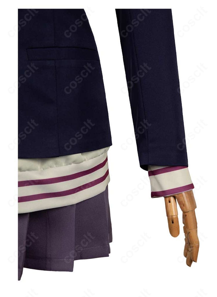 白鳥愛羅コスプレ衣装の袖部分クローズアップ。カフスの形状とステッチが分かる丁寧な作り。