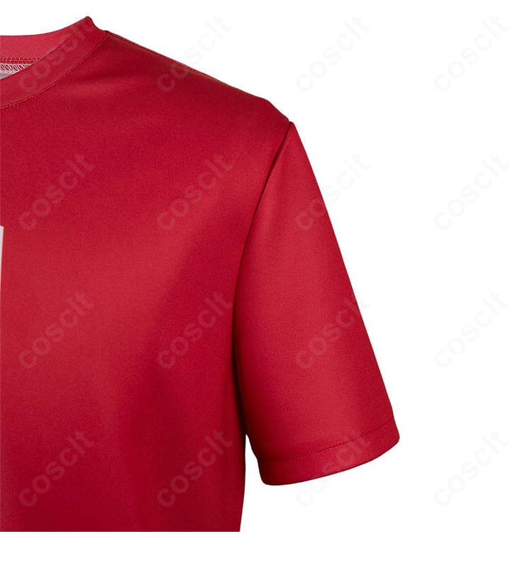 井芹仁菜ライブTシャツの肩・袖ディテール。ステッチワークと形状の美しさを強調。