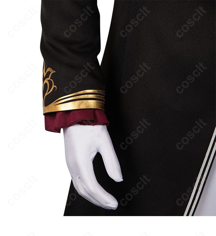 右袖ディテール：袖口の装飾と形状保持を示すクローズアップ