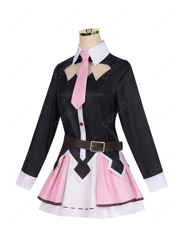 ゆんゆん コスプレ衣装 側面図。フリルスカートのボリュームと縫製の仕上がり、シルエットの美しさを強調。