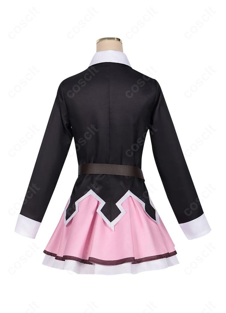 ゆんゆん コスプレ衣装 背面図。背中の切り替えとベルト位置、裾のラインが分かる後ろ姿ディテール。