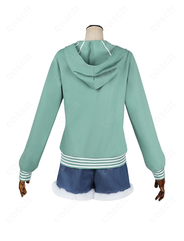 佐倉杏子 私服コスプレ衣装の背面。コートの背中の落ち感や装飾の配置、丈感が分かるディテールショット。