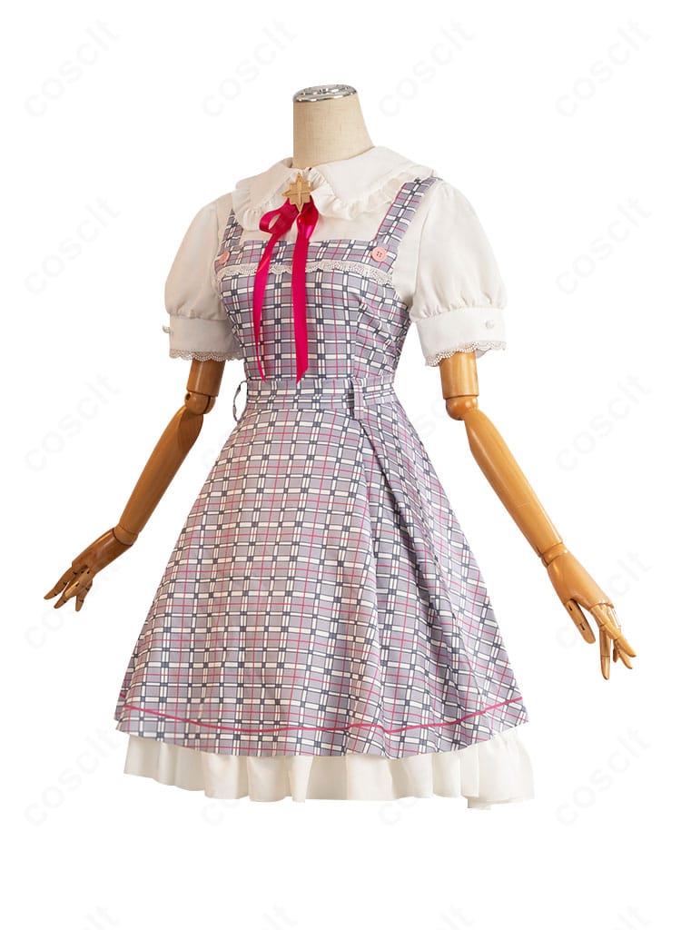 右側面。サロペットのシルエットやベルト位置、スカートの落ち感などディテールが分かる角度のコスプレ衣装画像。