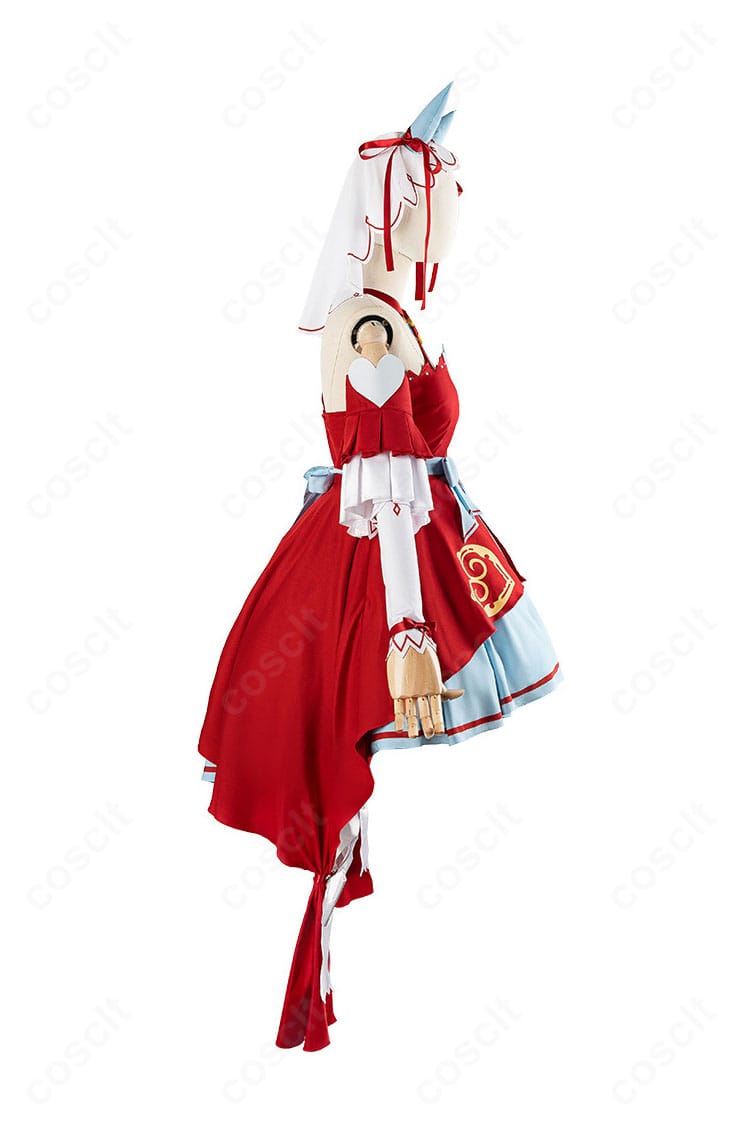 スティルインラブ 勝負服の右側装飾ディテール。繊細な刺繍とパーツの質感が分かる接写。