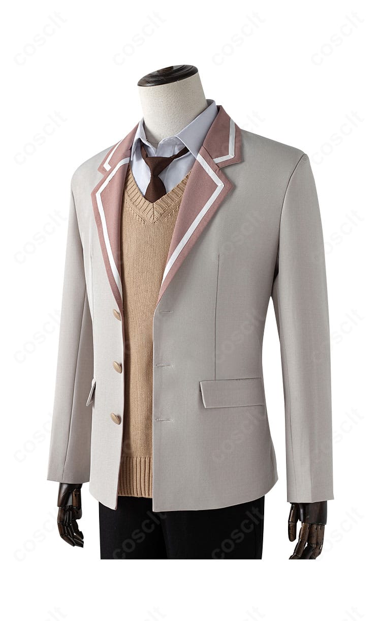 久世政近 コスプレ衣装の側面。肩線から裾へ落ちるラインとパンツのストレートシルエットを確認できる一枚。