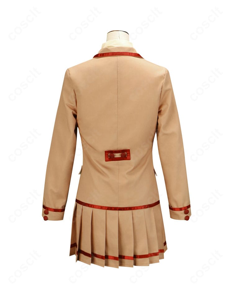 天野いちご 学園制服コスプレの背面ビュー。背中のラインとスカートの広がりが美しく見える設計。