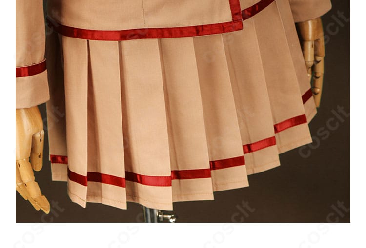 天野いちご 学園制服コスプレのスカートディテール。均一なプリーツときれいなヘムラインが際立つ。